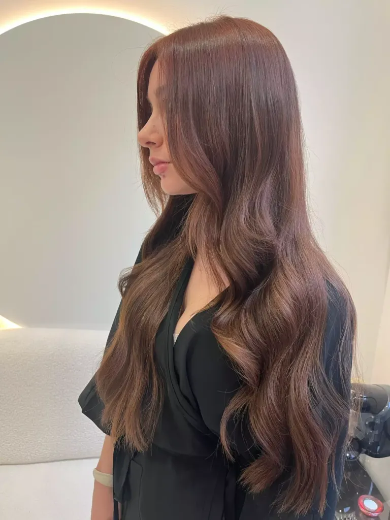 Mujer con melena y ondas